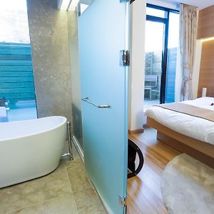King Room Spa Bath