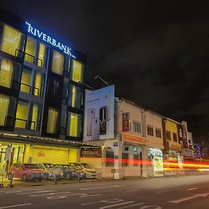 The Riverbank Hotel